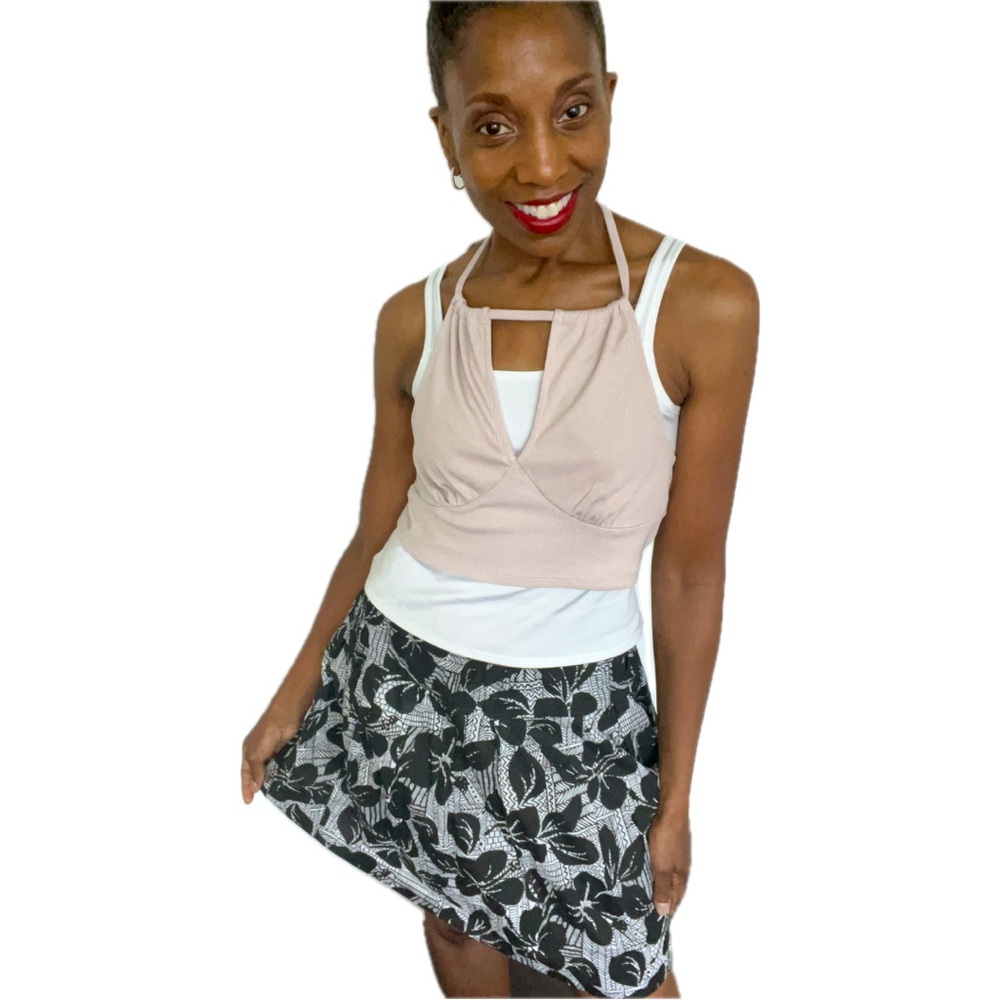 CANDY RAIN•SIZE L•BLACK & WHITE FLORAL PRINT•LINED MINI SKIRT